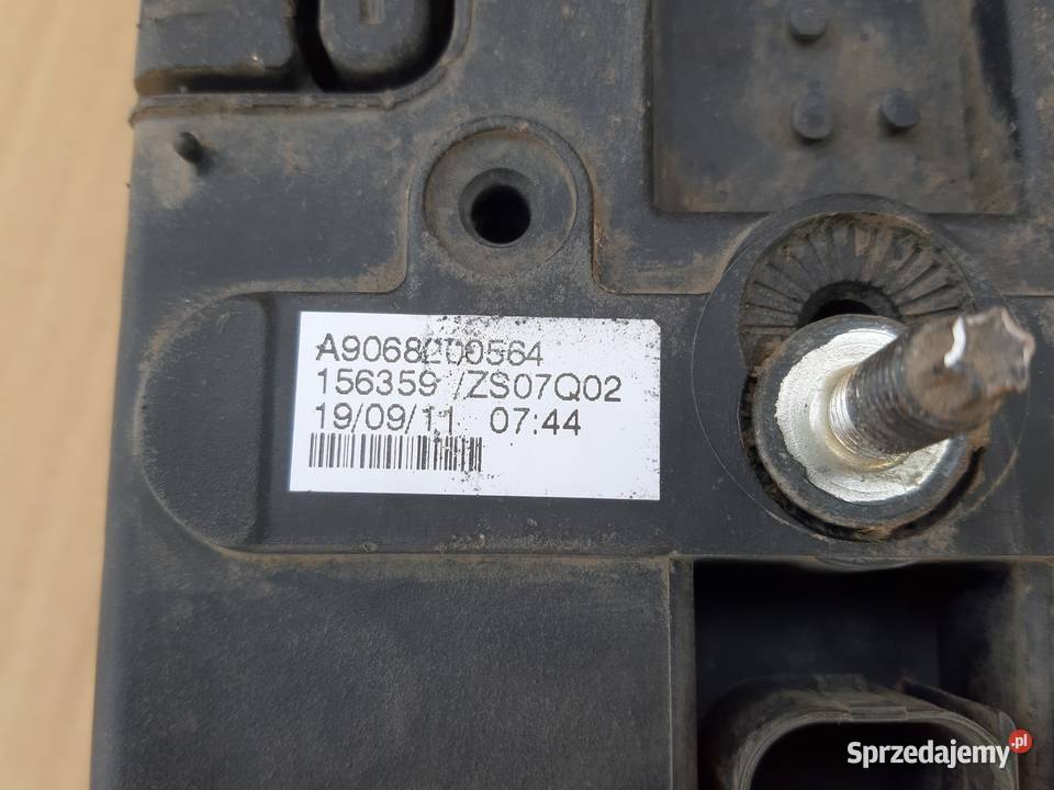 SPRINTER W906 CRAFTER SKRZYNIA LAMPA TYŁ PRAWA Trzciel