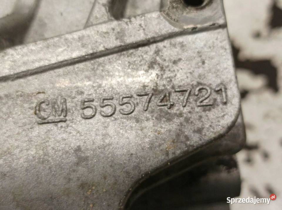 ŁAPA WSPORNIK 55574721 20 CDTI Opel Zafira III