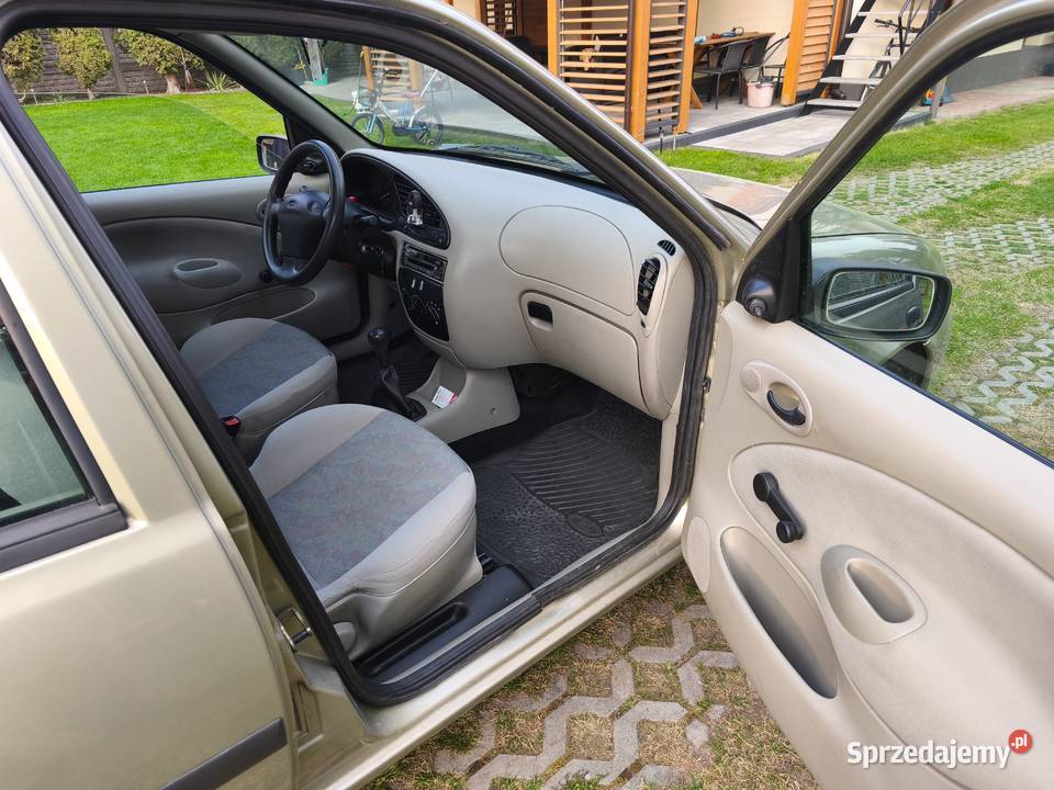 Ford Fiesta 1999r nieuszkodzony Kowala