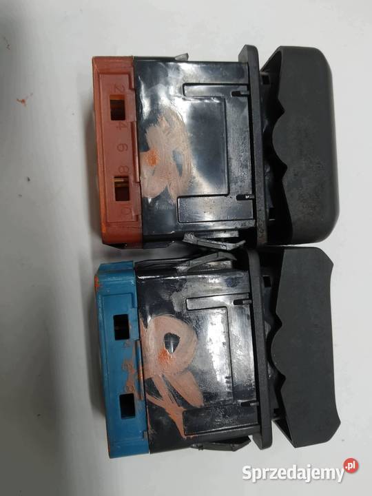 PRZEŁĄCZNIK OŚWIETLENIA 1832366 1832344 DAF XF Rok produkcji 2016