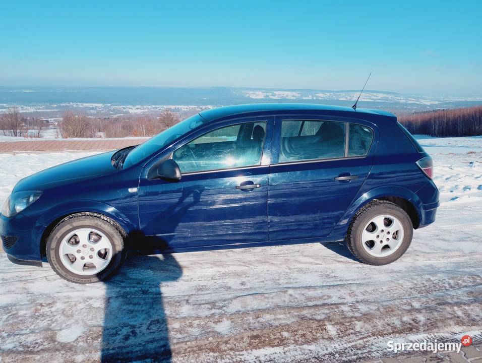 Astra H 16 benzyna 2010 r 4/5 Kielce