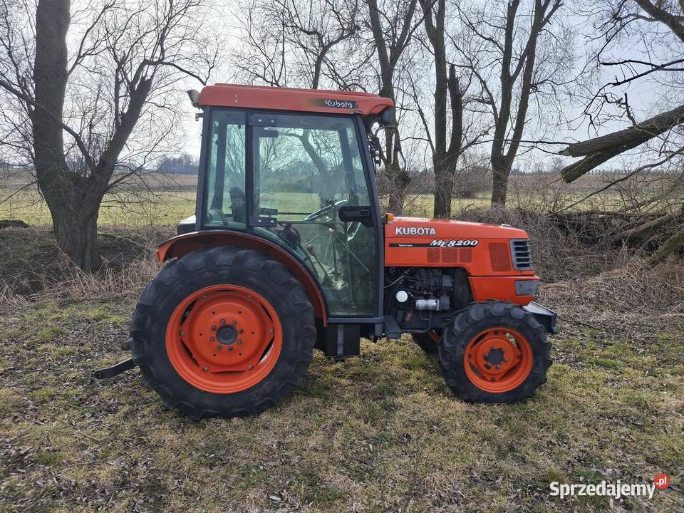 Ciągnik sadowniczy Kubota M8200 narrow Wspomaganie kierownicy Szamarzewo