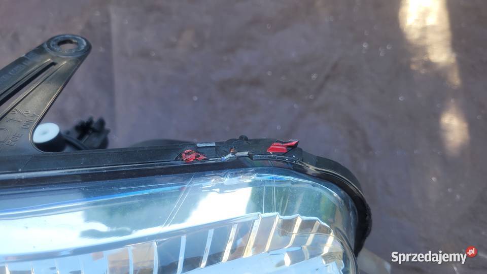 DACIA DUSTER I LAMPA PRAWA 260601153R DACIA Ruda Śląska