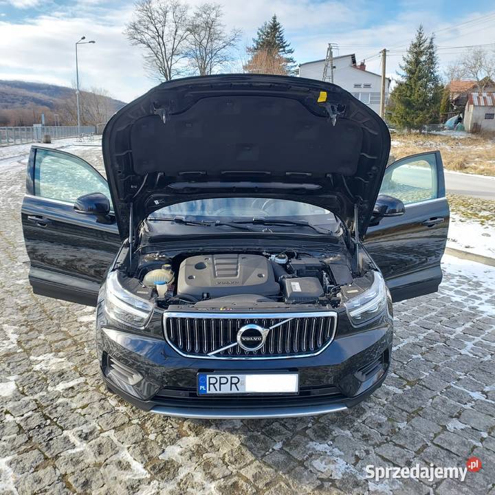 Volvo XC40Napęd 4x4DieselEURO 6INSCRIPTONModel Rok produkcji 2019 Przemyśl
