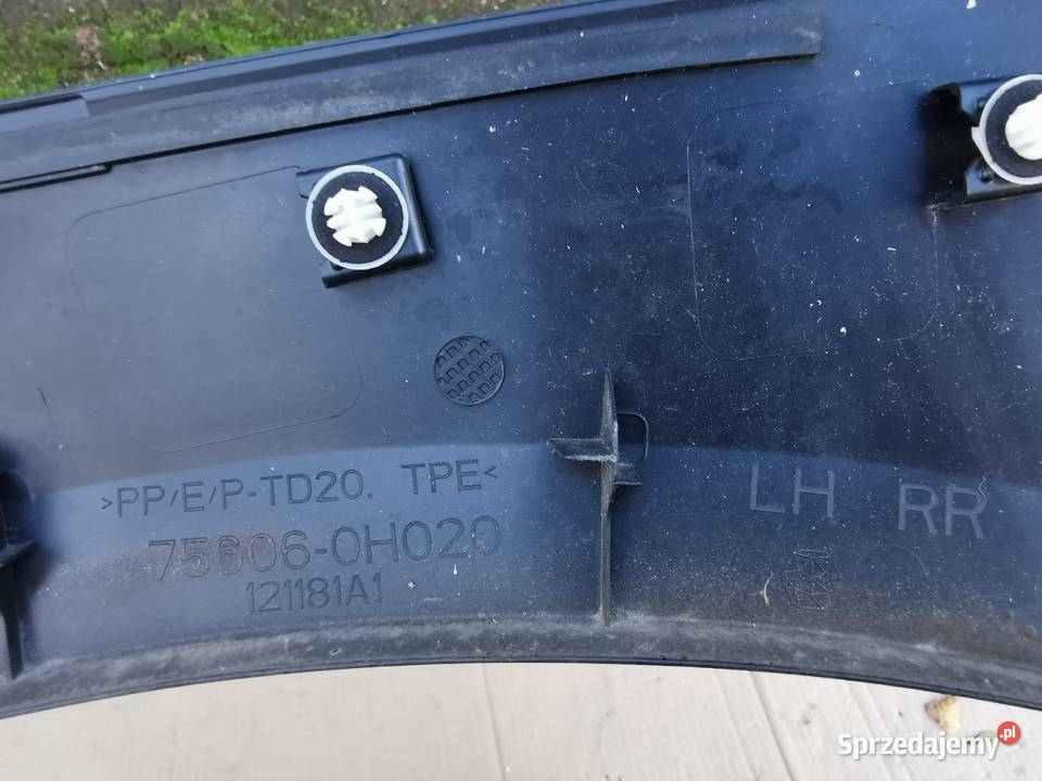Listwa błotnika tył lewa lh aygo X 756060H020 Sieraków