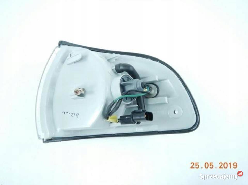 KIERUNKOWSKAZ PRAWY PRZÓD HYUNDAI H100 9300