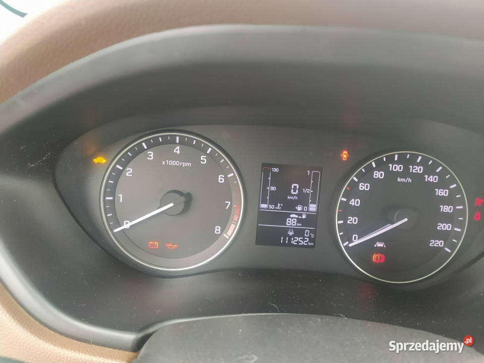 Hyundai i20 12 84Podgrzewane fotele i kierownica manualna