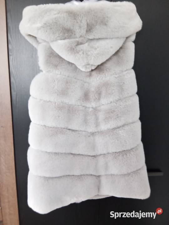 Bezrękawnik damski z imitacji futra