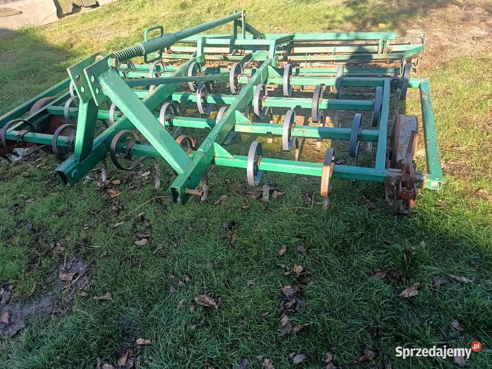 Agregat uprawowy 28 z przednim wałem Brdów