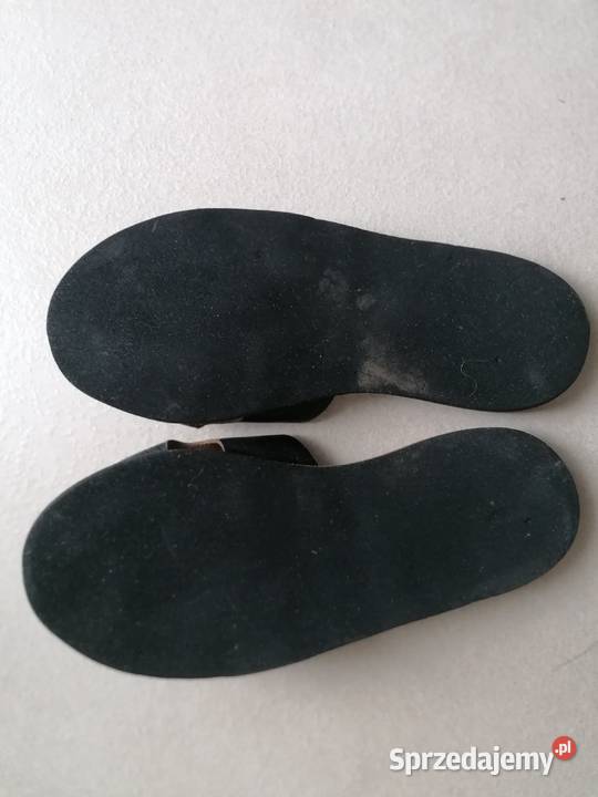 Klapki z naturalnej skóry licowej rozmiar 33 20.6cm Łódź