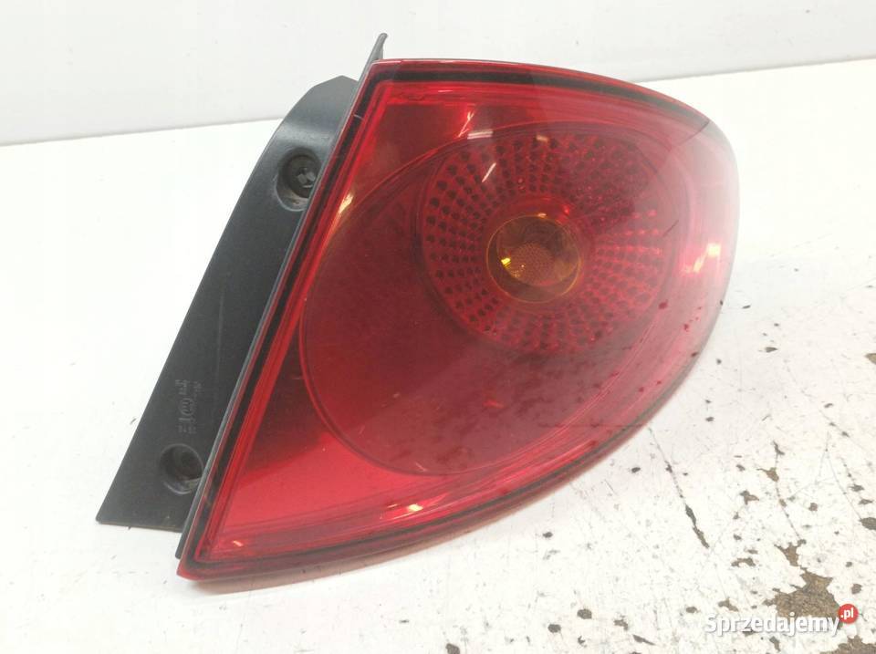 LAMPA TYŁ PRAWA EU Seat Toledo III 20052009