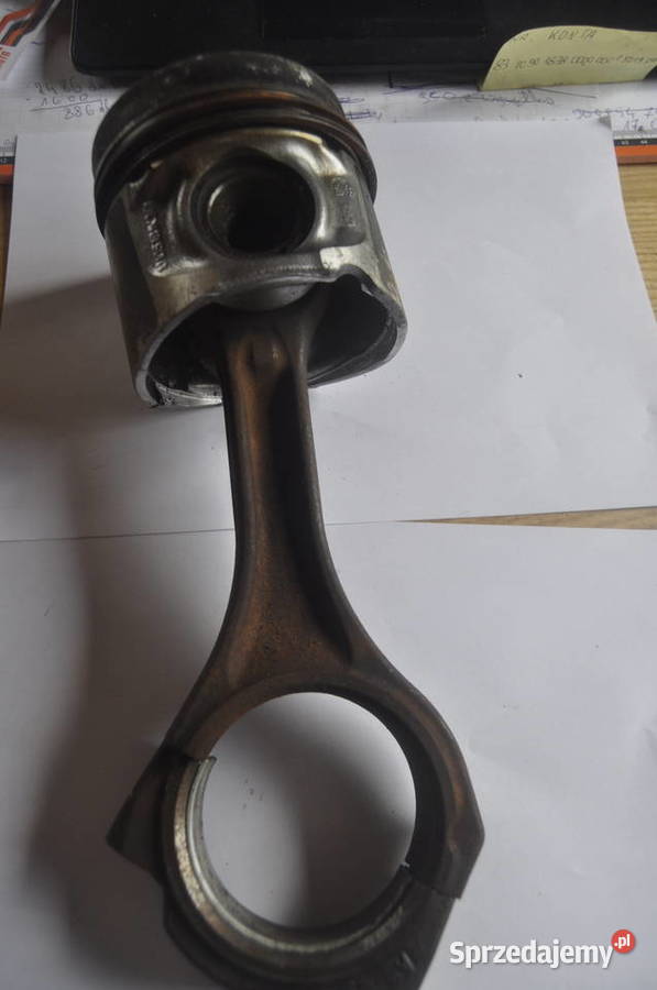 deutz 2012 tłok silnika korbowód głowica pomorskie Sierakowice sprzedam