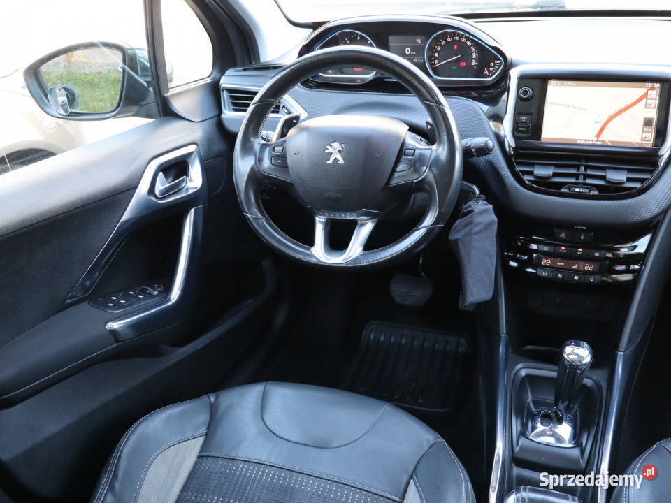 Peugeot 2008 16 eHDi srebrny Katowice
