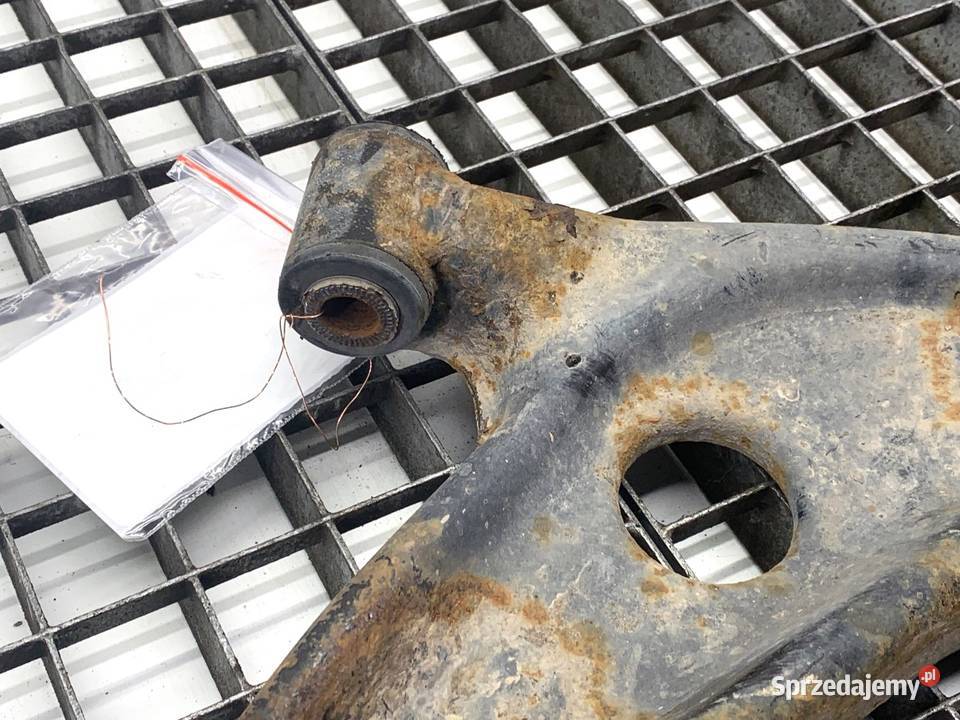 WAHACZ PRAWY PRZÓD TOYOTA YARIS III Hatchback