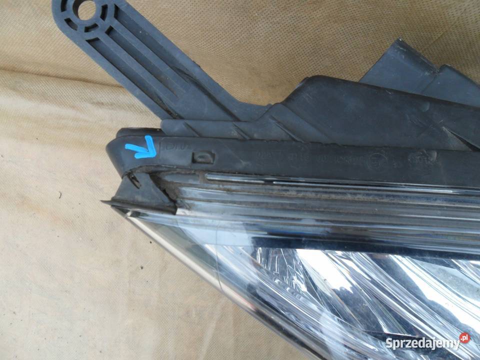 LAMPA PRAWY PRZÓD REFLEKTOR EU HYUNDAI IX20 osobowe Lampy przednie