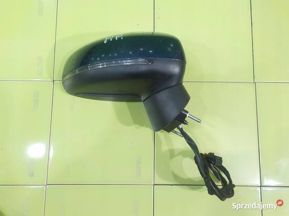 AUDI A1 8X 12 TFSI 11r 3D lusterko prawe 021120 Suków