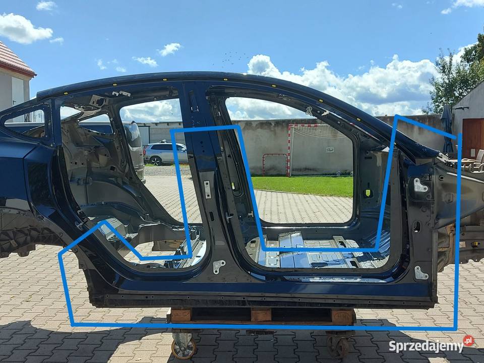 TESLA MODEL Y 2022r próg prawy słupek a b bok dolnośląskie sprzedam