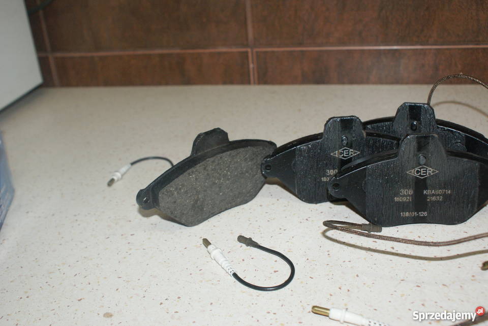 KLOCKI HAMULC CITROEN XANTIA 9301 Z CZUJ WVA Białobrzegi