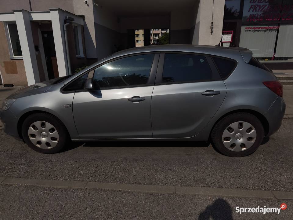 Opel Astra J 2011 niezawodne ekonomiczne z sprzedam
