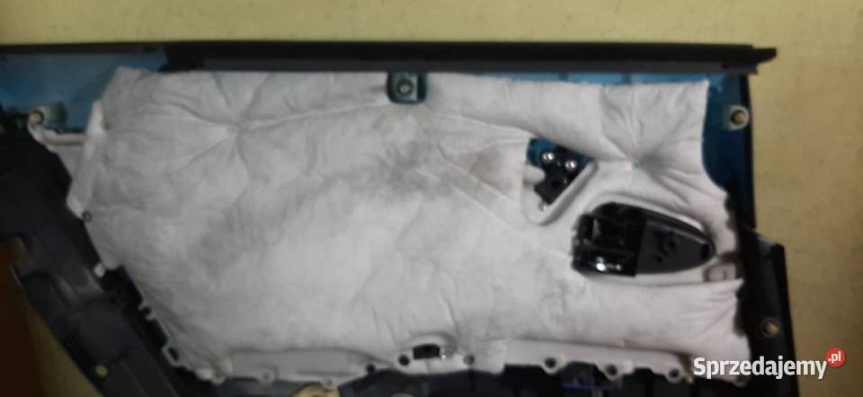 Boczek tapicerka drzwi Toyota Avensis T27 Prawy Włoszczowa sprzedam