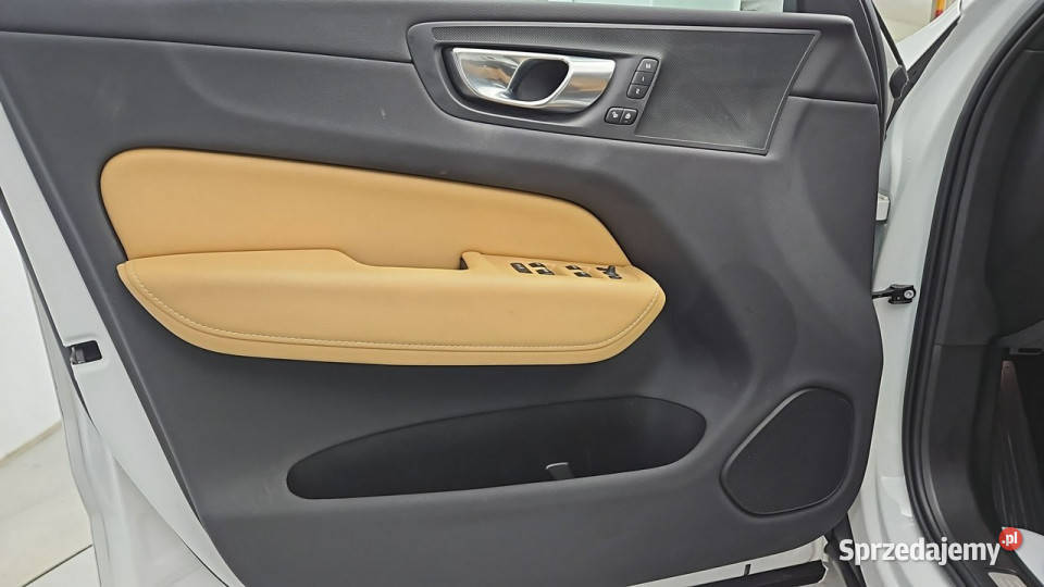 Volvo XC 60 B4 B Plus Bright aut Z Polskiego ASR (kontrola trakcji) mazowieckie Warszawa