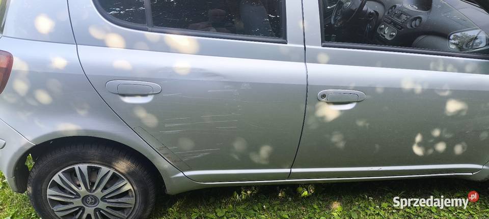 Toyota Yaris 13 4/5 Huta Dłutowska sprzedam
