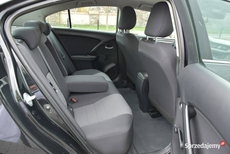 Toyota Avensis 16 132 2015r lift SALON Samochody osobowe