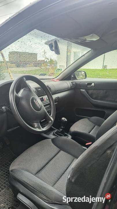 Czarne Audi A3 silnik 16 Beznzyna i Gaz Rocznik Rok produkcji 2002 Gaszyn