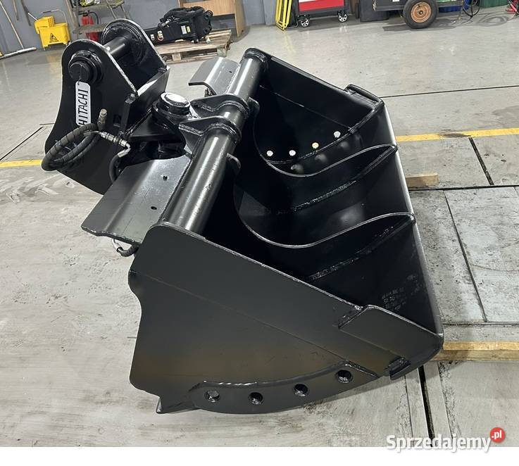 UŻYWANA ŁYŻKA SKARPOWA HYDRAULICZNIE UCHYLNA Tuliszków