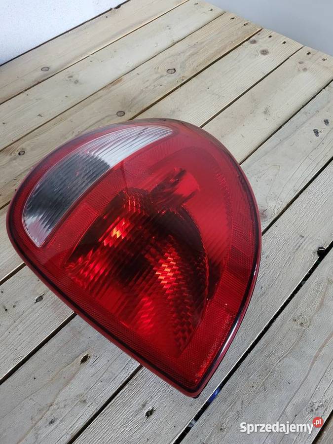 Lampa prawa tył tylna chrysler grand Voyager lV