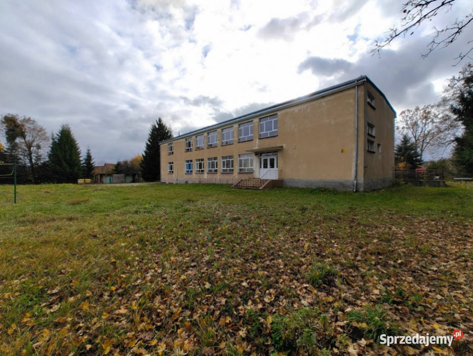 Działka o pow 128 ha zabudowana budynkiem Błudowo