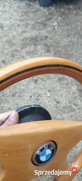 Kierownica drewniana zdemontowana z BMW E36 Piasek