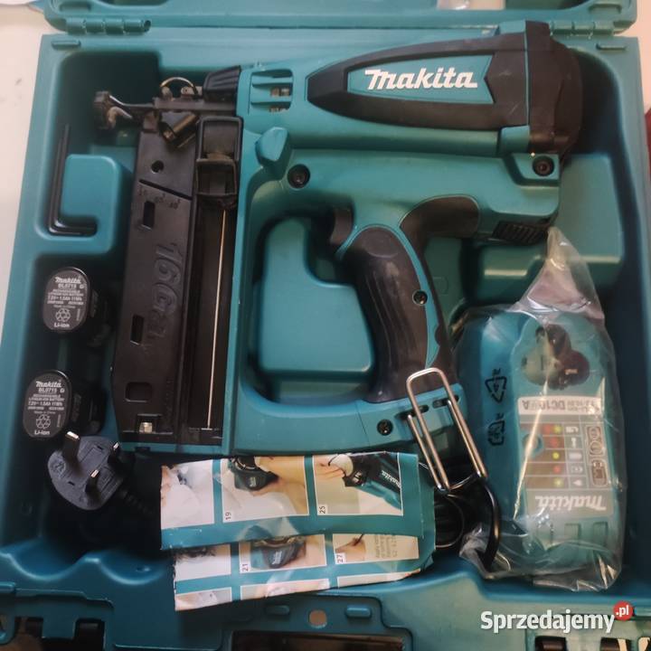 Gwoździarka pneumatyczna Makita GF600SE zawiera