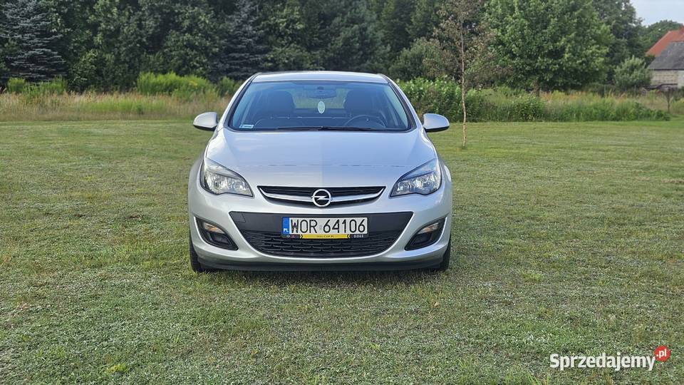 Opel Astra J Sedan 14 Turbo 140 LPG Salon