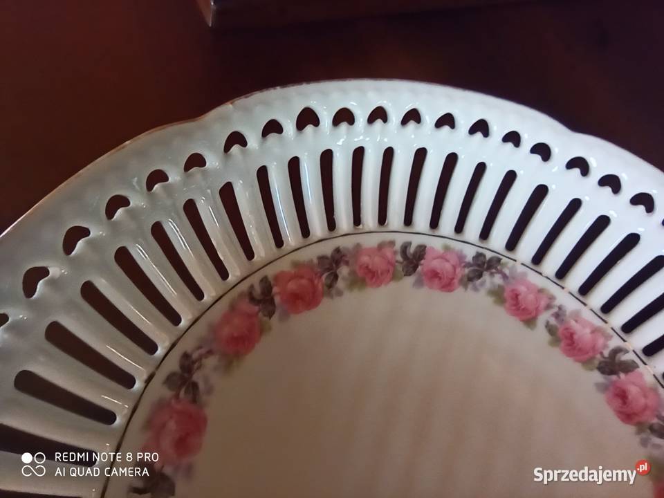 patera ażurowaz subtelną różą Porcelana i szkło pomorskie