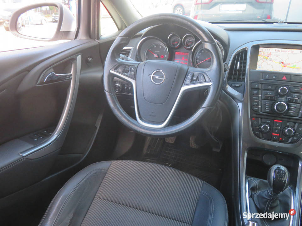 Opel Astra 17 CDTI klimatyzacja