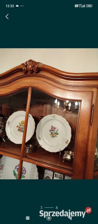 Witryna z szufladą ORZECH zamykana na dwa zamki Węgorzewo