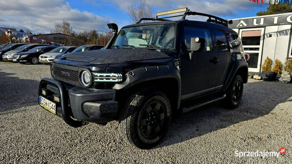 Toyota FJ Cruiser ZAMIANA Rury Progi TRD 40 z przyciemniane szyby Świdnica