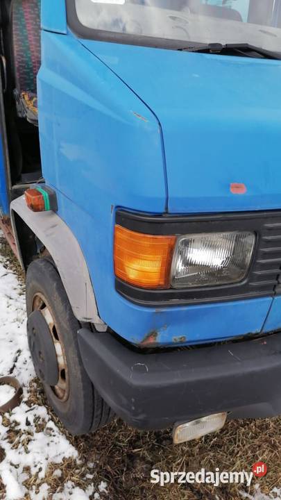Błotnik Prawy Mercedes Vario Rex 709 811 814 Części opolskie Rzędowice