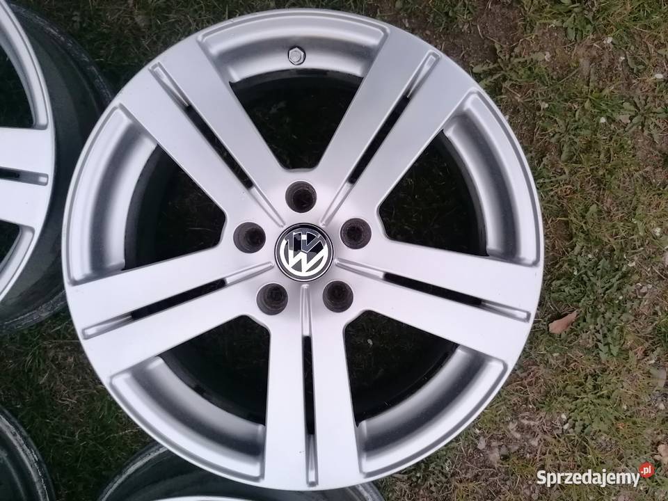 Felgi 175x112Et45 Audi A3 A4 A5 A6 VW Golf VI Średnica 17" Biadoliny Szlacheckie