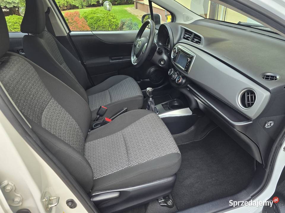 Toyota Yaris 10 VVTi Edition 2014 manualna Karczew