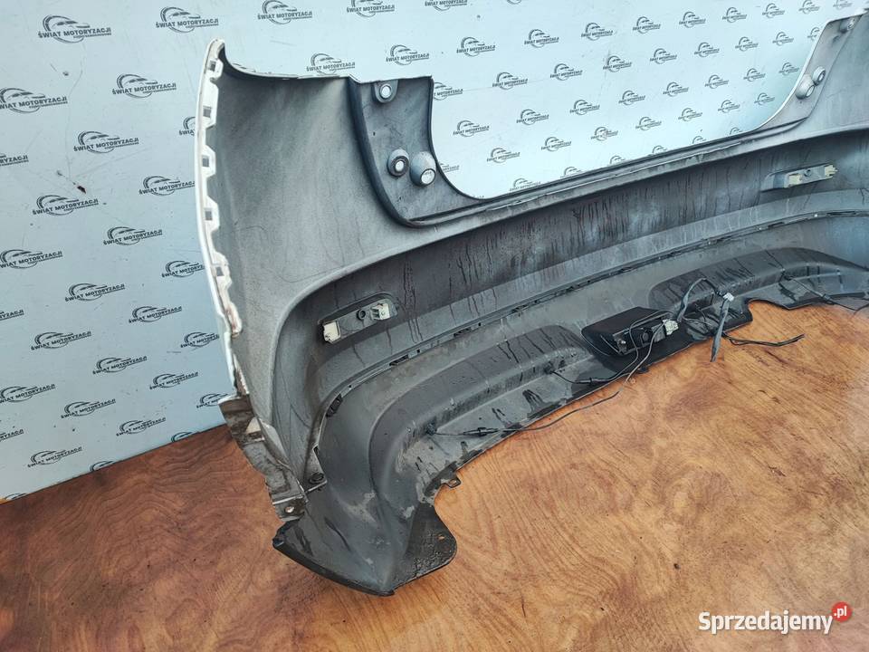 NISSAN JUKE 10r zderzak tył PDC