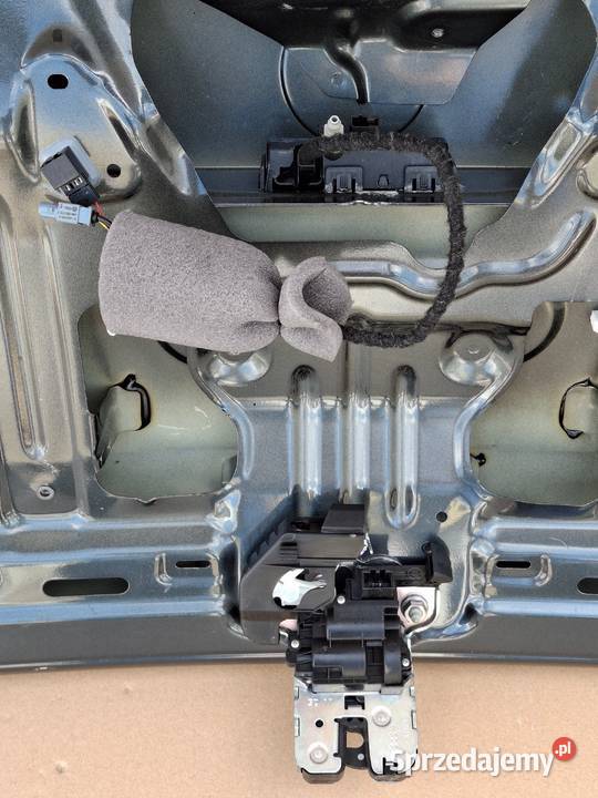 SKODA FABIA III KOMBI 6V 6V9 KLAPA BAGAŻNIKA TYŁ Klapy bagażnika Bieleń