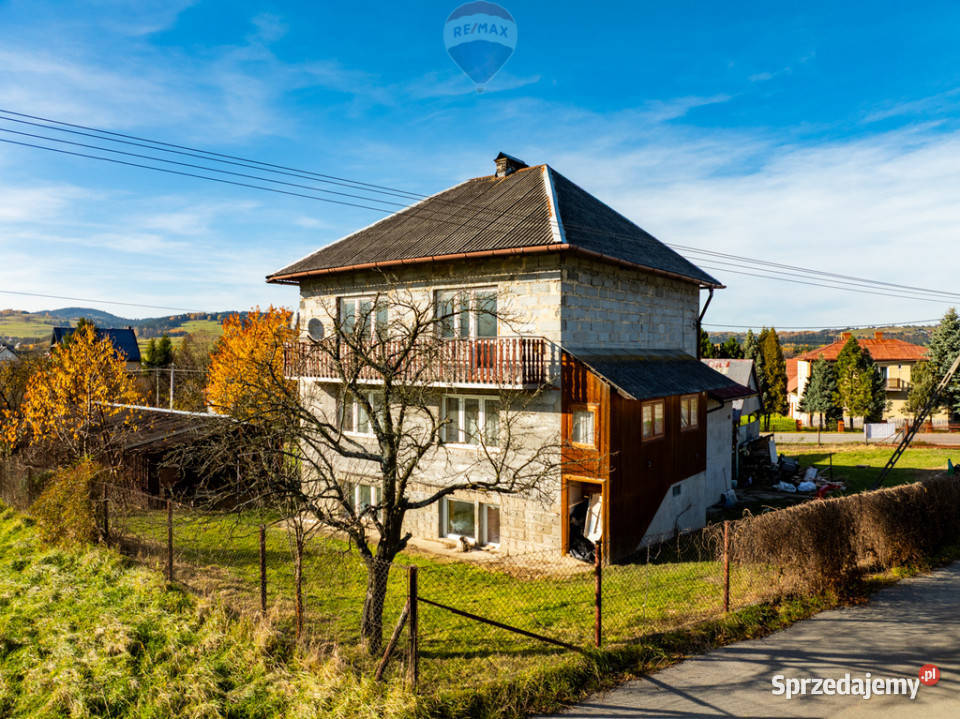 Działka budowlana z domem i budynkami Spytkowice