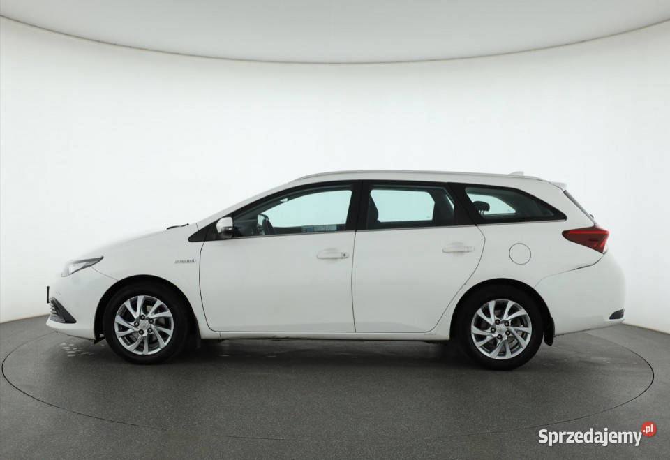 Toyota Auris Hybrid światła przeciwmgielne Auris Piaseczno
