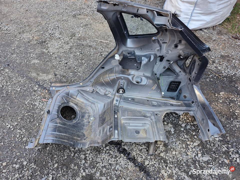 BMW X1 E84 PRÓG PRAWY BOK TYŁ TYLNA ĆWIARTKA