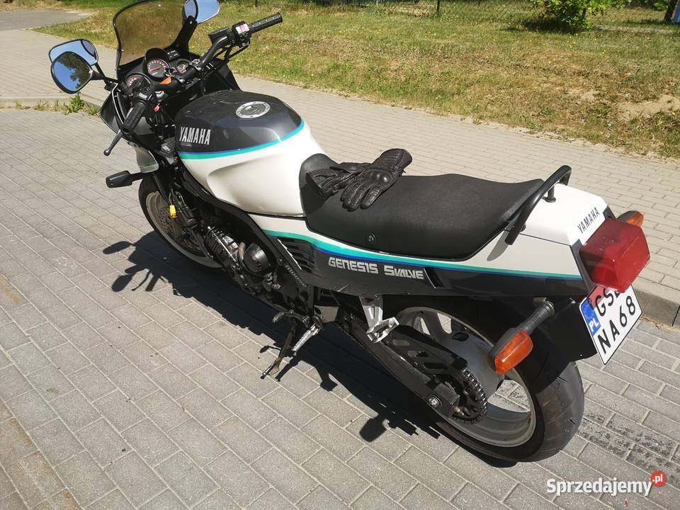 Yamaha FZ 750 Genesis łańcuch