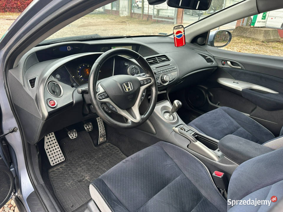 Honda Civic 18 140ManualNaviXenonKamera isofix sprzedam
