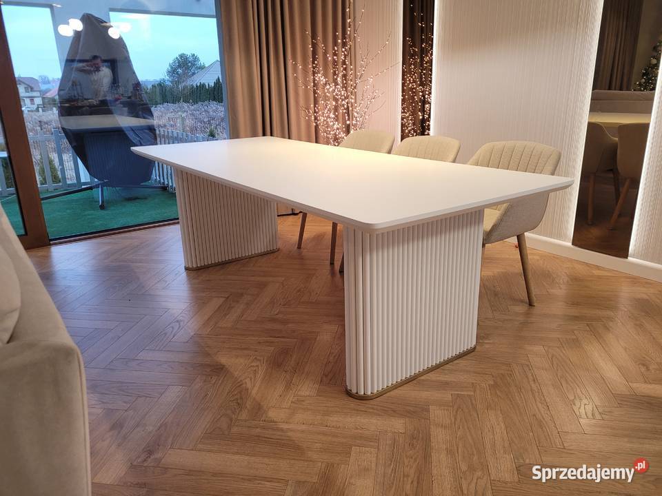 Stół z lamelami RITMO BLAT FREZ 45 stopni AKANT Gierałtowiczki