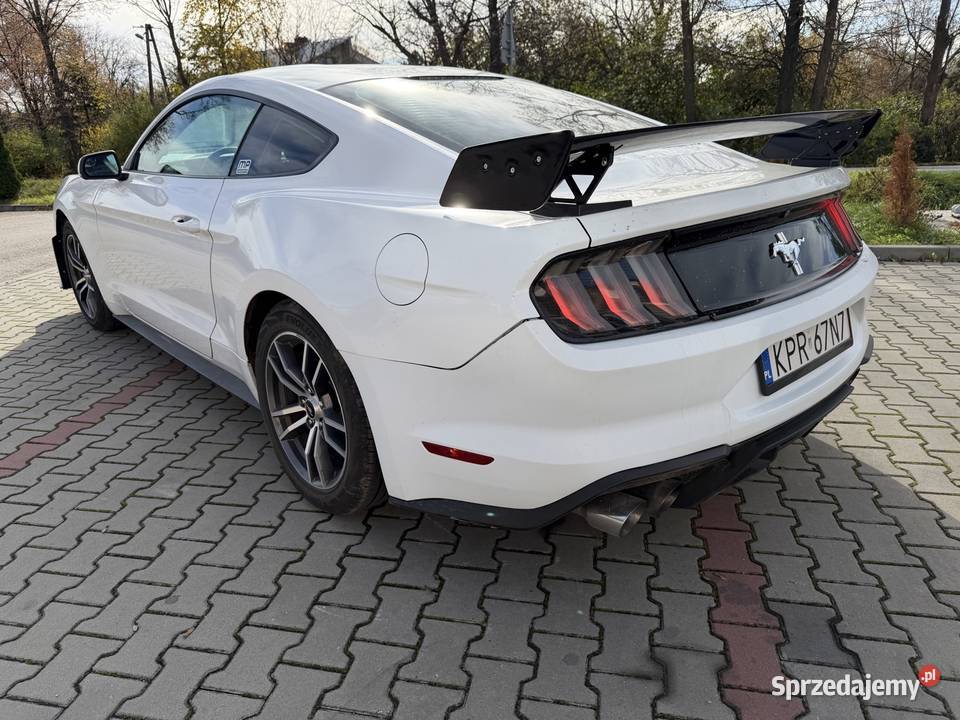 Ford mustang 37 Zielenice